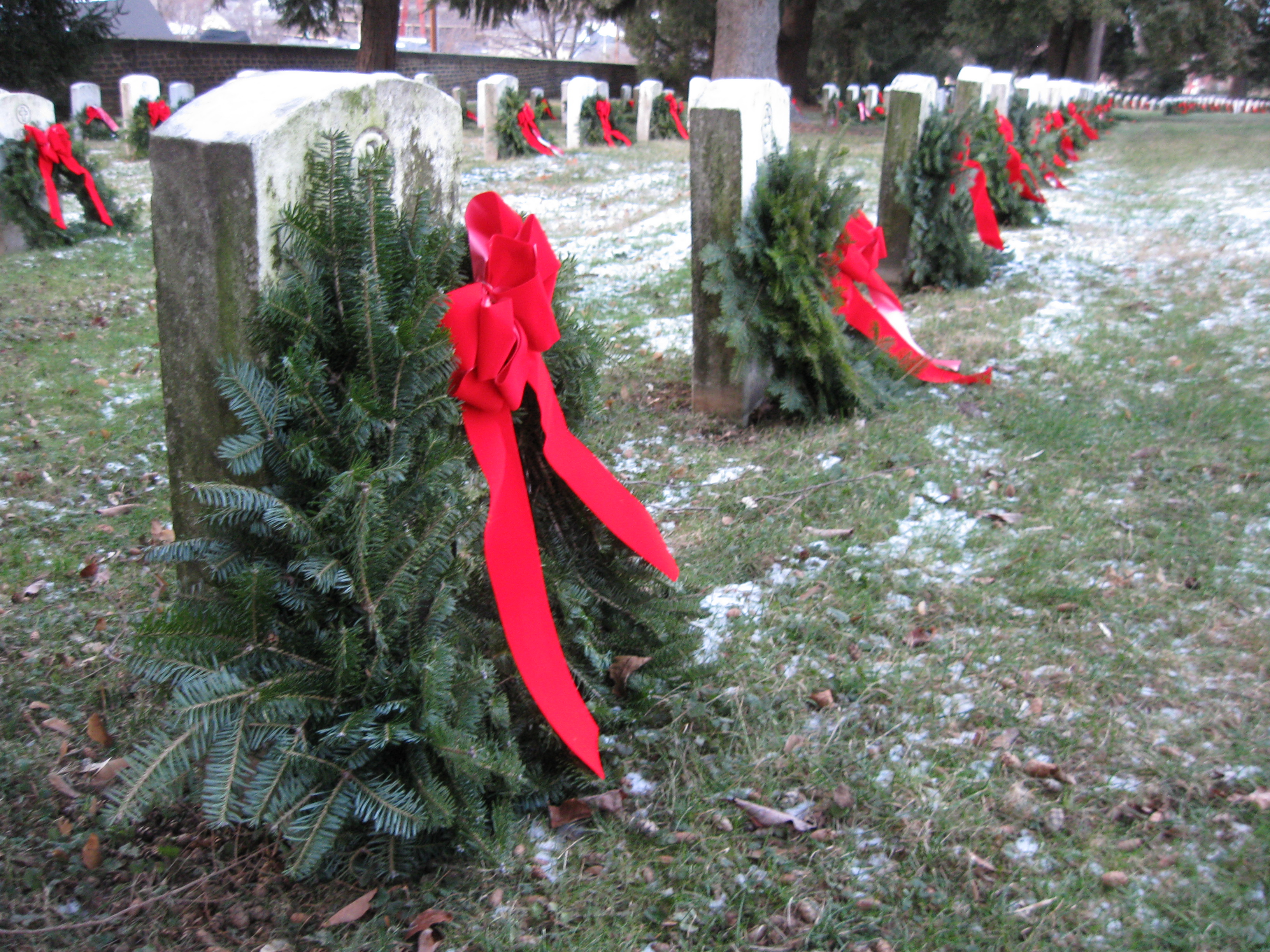 Christmas wreaths deals for graves